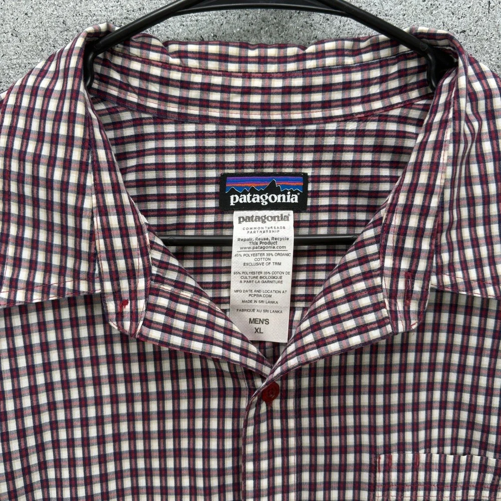 Patagonia Mens XL Short Sleeve Gingham Seersucker Button Down Shirt Burgundy - Picture 4 of 9